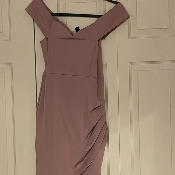 Windsor asymmetrical, off shoulder dress. Size M. Worn once in good condition. - Picture 4 of 4